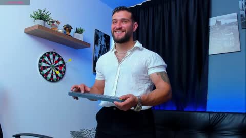 Snapshot of andrewdiaz_ chatting on January 2025 10:52:02 PM Andrew Diaz online show from January 2025 10:52:02 PM