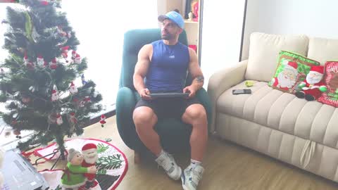 Andrew online show from December 2024 04:08:02 PM