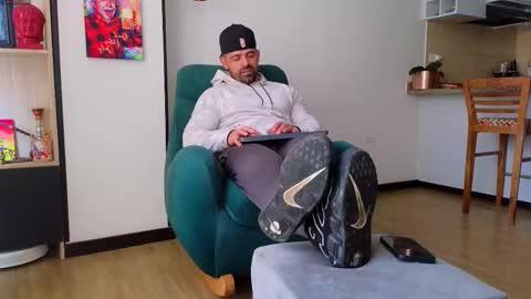 Andrew online show from November 2025 03:56:01 PM