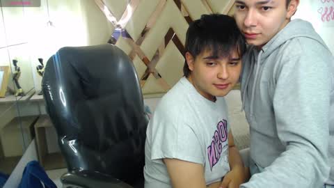 Snapshot of andrewsmile_ chatting on January 2025 12:09:01 PM ANDREW online show from January 2025 12:09:01 PM