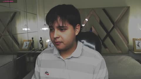 Snapshot of andrewsmile_ chatting on January 2025 01:03:02 PM ANDREW online show from January 2025 01:03:02 PM