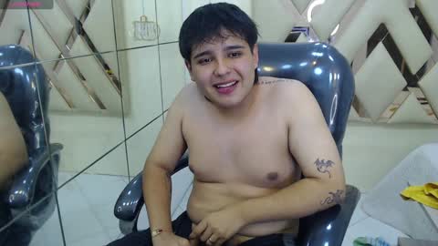 Snapshot of andrewsmile_ chatting on January 2025 06:28:01 PM ANDREW online show from January 2025 06:28:01 PM