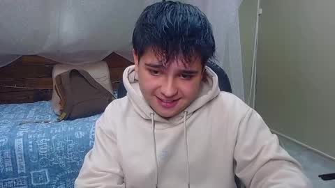 Snapshot of andrewsmile_ chatting on February 2025 12:25:02 PM ANDREW online show from February 2025 12:25:02 PM