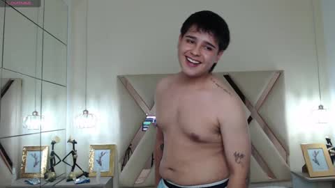 Snapshot of andrewsmile_ chatting on February 2025 06:44:01 PM ANDREW online show from February 2025 06:44:01 PM