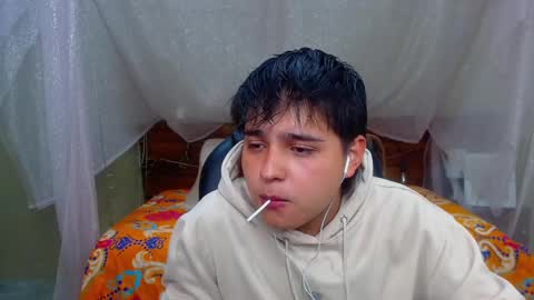 Snapshot of andrewsmile_ chatting on February 2025 12:16:01 PM ANDREW online show from February 2025 12:16:01 PM