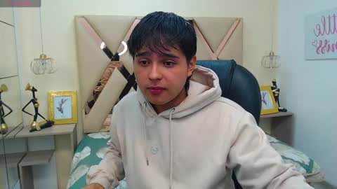 Snapshot of andrewsmile_ chatting on February 2025 12:13:01 PM ANDREW online show from February 2025 12:13:01 PM