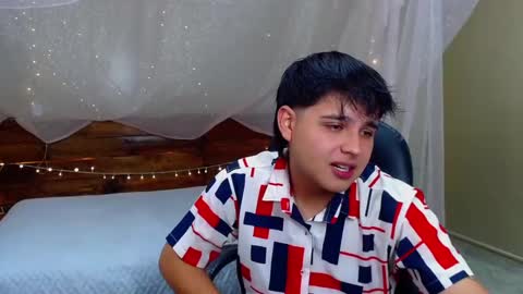 Snapshot of andrewsmile_ chatting on March 2025 12:26:02 PM ANDREW online show from March 2025 12:26:02 PM