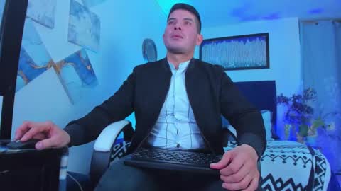 andrewstelee online show from March 2025 03:06:01 AM