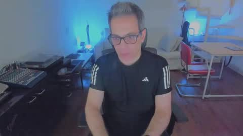 Snapshot of andy0pandi chatting on December 2025 10:47:02 PM Andrew online show from December 2025 10:47:02 PM