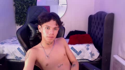 andy_dan1 online show from March 2025 04:35:02 PM