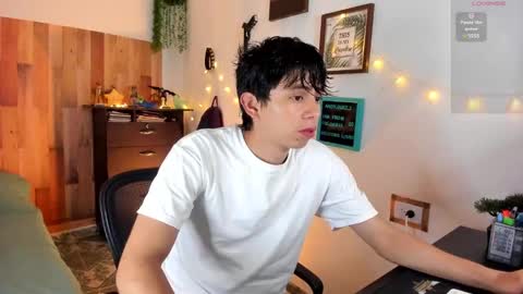 andy_guez_11 online show from January 2025 10:06:02 AM