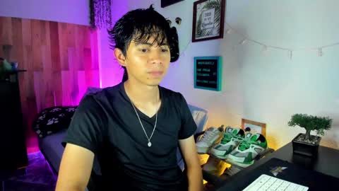 andy_guez_11 online show from February 2025 10:03:02 AM