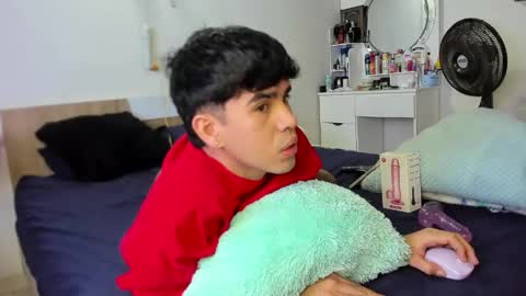 andy_wood1 online show from April 2026 02:10:02 PM