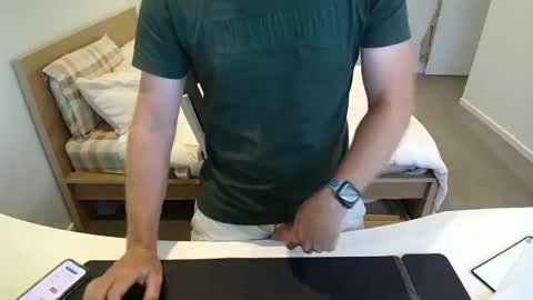 andy_xx79 online show from January 2025 05:44:02 AM