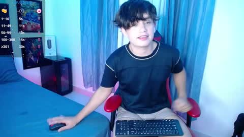 Snapshot of andyboy_19 chatting on January 2025 03:20:01 AM andy online show from January 2025 03:20:01 AM