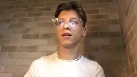 Snapshot of andytwinkkk chatting on January 2025 10:34:02 AM AndyTwinkkk online show from January 2025 10:34:02 AM