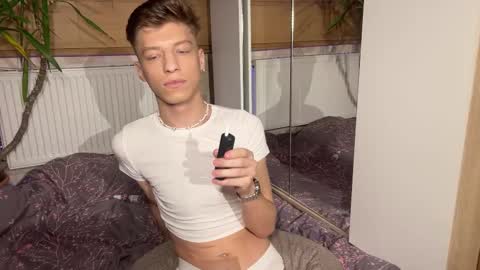 Snapshot of andytwinkkk chatting on January 2025 02:36:01 PM AndyTwinkkk online show from January 2025 02:36:01 PM