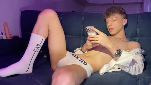 AndyTwinkkk online show from March 2026 02:09:02 PM