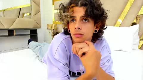 andyxibrat online show from October 2025 08:06:02 PM