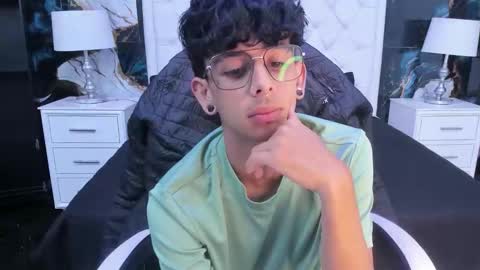 Snapshot of andyxibrat chatting on March 2026 03:05:04 PM andyxibrat online show from March 2026 03:05:04 PM