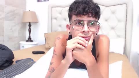 Snapshot of andyxibrat chatting on April 2026 01:41:01 PM andyxibrat online show from April 2026 01:41:01 PM