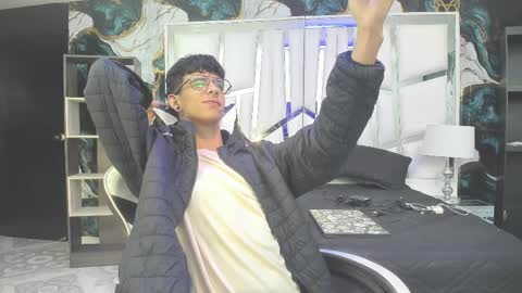 Snapshot of andyxibrat chatting on April 2026 12:21:01 PM andyxibrat online show from April 2026 12:21:01 PM