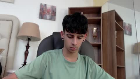 Snapshot of andyxibrat chatting on April 2026 07:18:02 PM andyxibrat online show from April 2026 07:18:02 PM