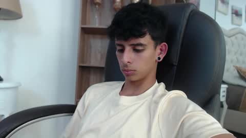 Snapshot of andyxibrat chatting on April 2026 07:40:02 PM andyxibrat online show from April 2026 07:40:02 PM