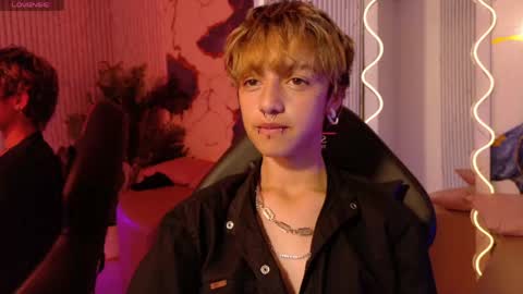 angeel_tay online show from June 2026 07:26:02 PM