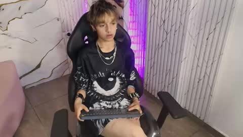 angeel_tay online show from June 2026 08:38:01 AM