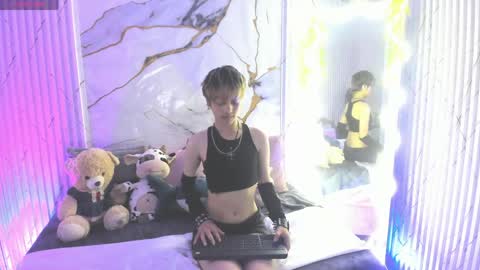 angeel_tay online show from June 2026 11:47:01 AM