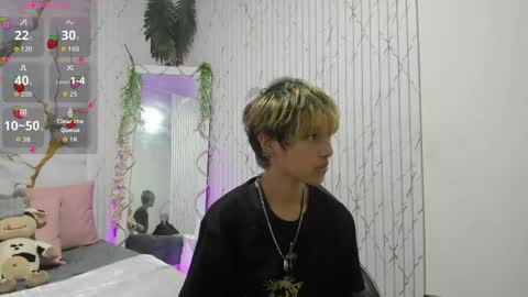 angeel_tay online show from June 2026 07:14:02 PM
