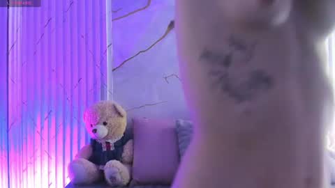 angeel_tay online show from June 2026 07:13:01 PM