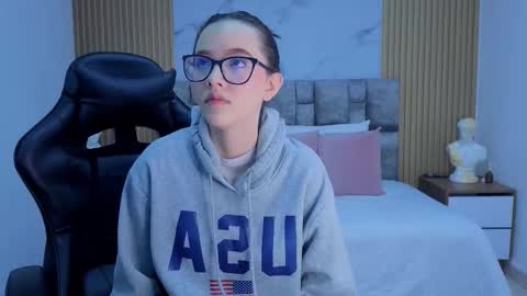 Snapshot of angel__kiss chatting on December 2025 11:25:02 AM angel__kiss online show from December 2025 11:25:02 AM