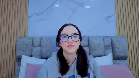 Snapshot of angel__kiss chatting on January 2026 12:07:01 PM angel__kiss online show from January 2026 12:07:01 PM