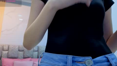 Snapshot of angel__kiss chatting on April 2026 11:33:01 AM angel__kiss online show from April 2026 11:33:01 AM