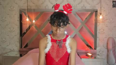 Snapshot of angel__sweet18 chatting on December 2024 06:40:01 AM online show from December 2024 06:40:01 AM