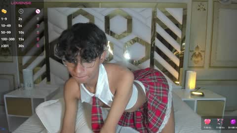 Snapshot of angel__sweet18 chatting on January 2025 10:06:02 AM online show from January 2025 10:06:02 AM