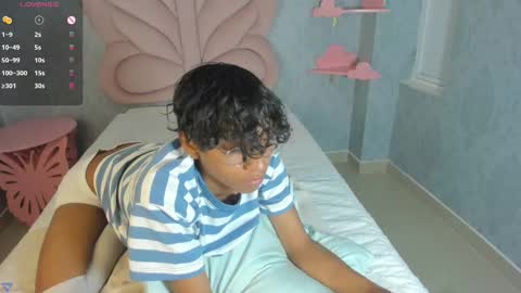 Snapshot of angel__sweet18 chatting on March 2025 12:22:01 AM online show from March 2025 12:22:01 AM