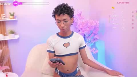 Snapshot of angel__sweet18 chatting on January 2026 09:57:02 AM online show from January 2026 09:57:02 AM