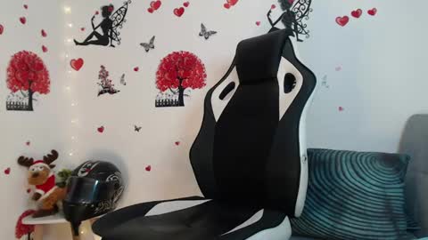 Snapshot of angel_curl chatting on January 2025 04:44:02 AM Angel Curl online show from January 2025 04:44:02 AM