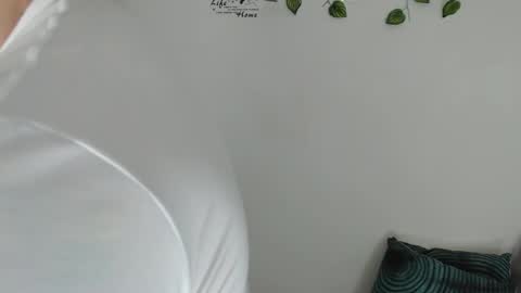 Snapshot of angel_curl chatting on January 2026 10:48:02 PM Angel Curl online show from January 2026 10:48:02 PM