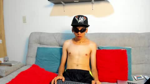 angel_dustt1 online show from June 2026 07:35:01 PM