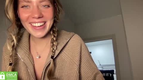 Snapshot of angel_from_sky chatting on January 2025 01:56:01 PM Greetings Jess online show from January 2025 01:56:01 PM