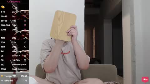 Angel online show from November 2025 04:28:02 PM