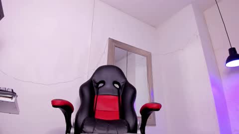 angel hardy online show from November 2025 12:04:01 PM