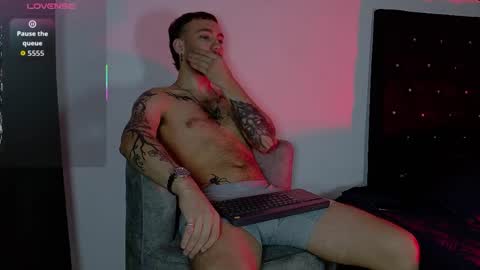 angel_kyrozz online show from April 2026 07:09:01 PM