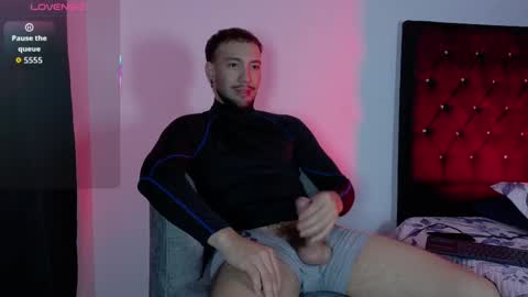 angel_kyrozz online show from May 2026 05:31:01 PM