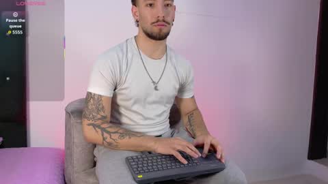 angel_kyrozz online show from May 2026 07:07:01 PM