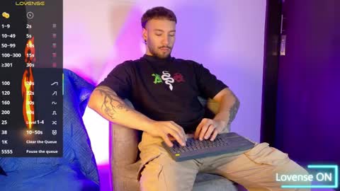 angel_kyrozz online show from June 2026 07:14:01 PM